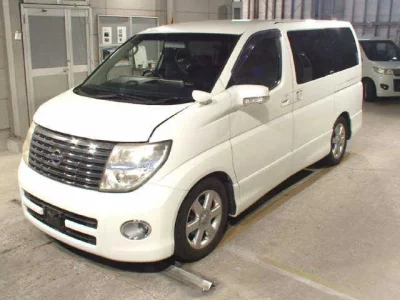 Nissan ELGRAND  с аукциона в Японии