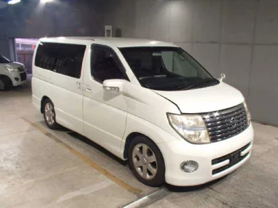 Nissan ELGRAND  с аукциона в Японии