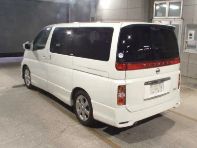 Nissan ELGRAND  с аукциона в Японии