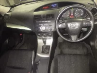 Mazda AXELA лот № 8747 оценка 4  с аукциона в Японии 2