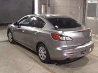 Mazda AXELA лот № 8747 оценка 4  с аукциона в Японии 1