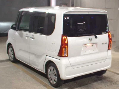 Daihatsu TANTO  с аукциона в Японии