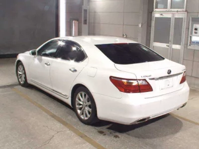 Lexus LS