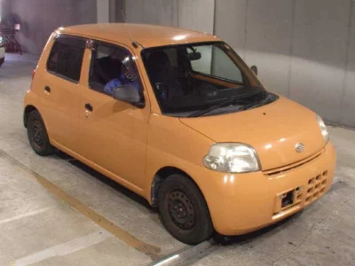 Daihatsu Esse