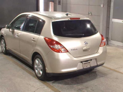 Nissan TIIDA