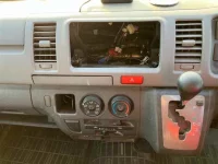 Toyota HIACE VAN лот № 70054 оценка R  с аукциона в Японии 5