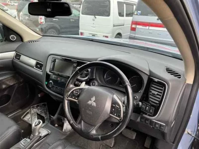 Mitsubishi OUTLANDER PHEV