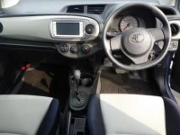 Toyota VITZ лот № 9072 оценка 3.5  с аукциона в Японии 2