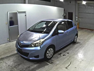 Toyota VITZ  с аукциона в Японии