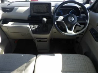 Nissan ROOX  с аукциона в Японии