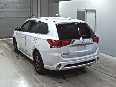 Mitsubishi OUTLANDER PHEV
