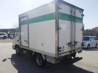 Toyota DYNA  с аукциона в Японии