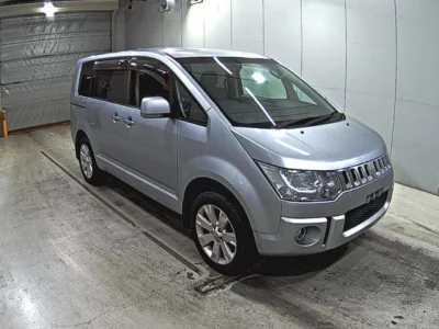 Mitsubishi DELICA D5  с аукциона в Японии