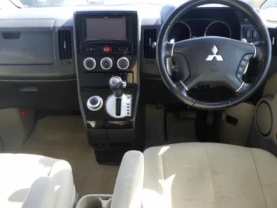 Mitsubishi DELICA D5  с аукциона в Японии