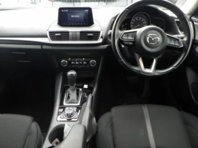 Mazda AXELA  с аукциона в Японии