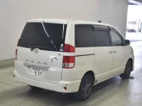 Toyota NOAH лот № 80085 оценка R  с аукциона в Японии 4