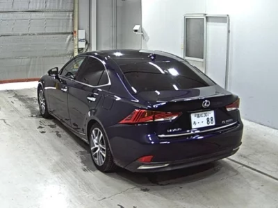 Lexus IS