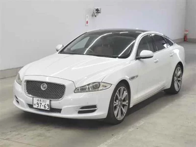 Jaguar XJ SERIES