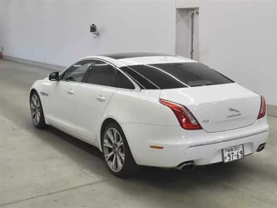 Jaguar XJ SERIES