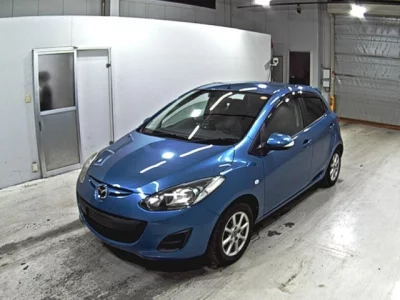 Mazda DEMIO  с аукциона в Японии
