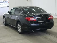 Nissan FUGA лот № 2252 оценка 3.5  с аукциона в Японии 1