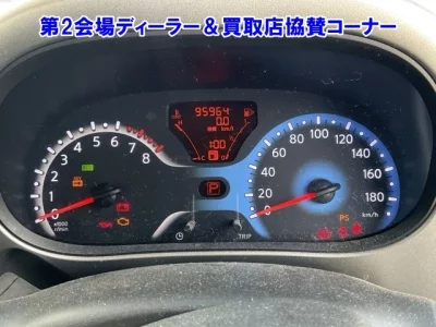 Nissan CUBE  с аукциона в Японии