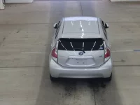 Toyota AQUA лот № 2294 оценка 4  с аукциона в Японии 2