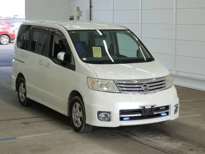 Nissan SERENA  с аукциона в Японии