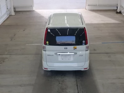 Nissan SERENA  с аукциона в Японии