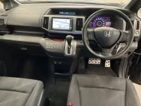 Honda STEP WAGON лот № 2288 оценка RA  с аукциона в Японии 4