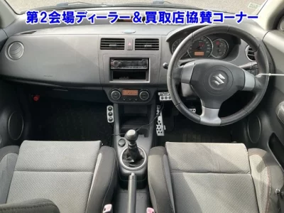 Suzuki SWIFT  с аукциона в Японии