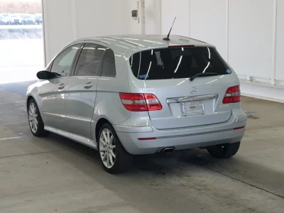 Mercedes-Benz B CLASS