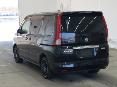 Nissan SERENA  с аукциона в Японии