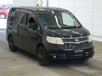 Nissan SERENA  с аукциона в Японии