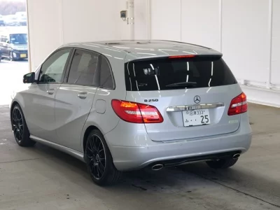 Mercedes-Benz B CLASS
