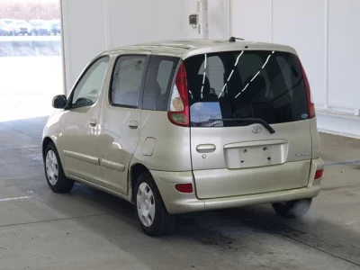 Toyota FUNCARGO  с аукциона в Японии