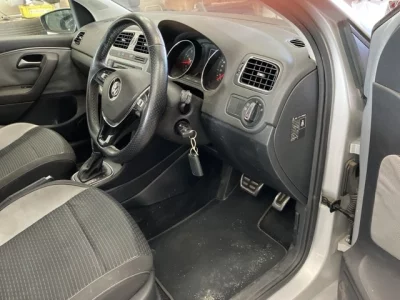 Volkswagen CROSS POLO