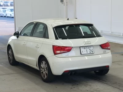 Audi A1  с аукциона в Японии