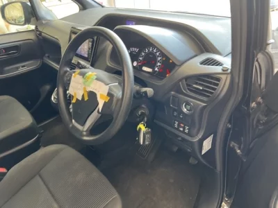 Toyota VOXY  с аукциона в Японии