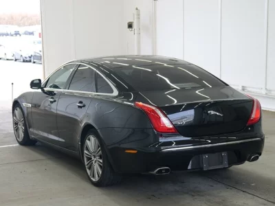Jaguar XJ SERIES