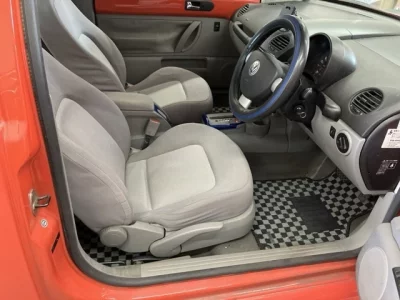 Volkswagen NEW BEETLE