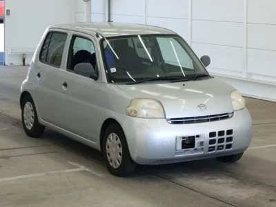Daihatsu Esse