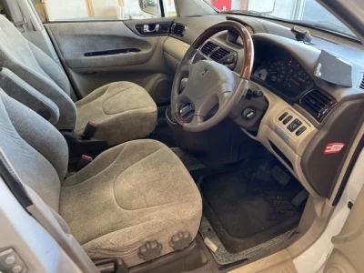 Mitsubishi CHARIOT GRANDIS