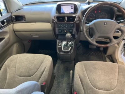 Mitsubishi CHARIOT GRANDIS