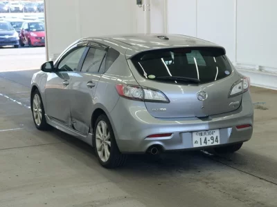 Mazda AXELA  с аукциона в Японии