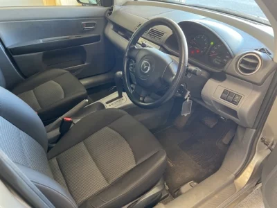 Mazda DEMIO  с аукциона в Японии