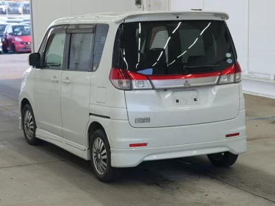 Mitsubishi DELICA D2