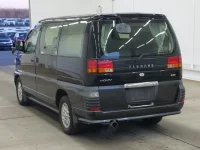 Nissan ELGRAND лот № 2929 оценка RA  с аукциона в Японии 1