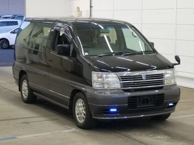 Nissan ELGRAND  с аукциона в Японии