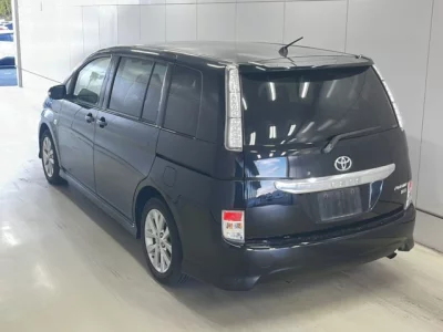 Toyota ISIS